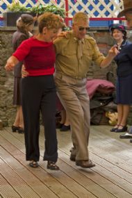 Wartime Jitterbugging